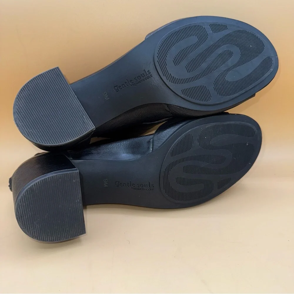 Kenneth Cole elastic goring